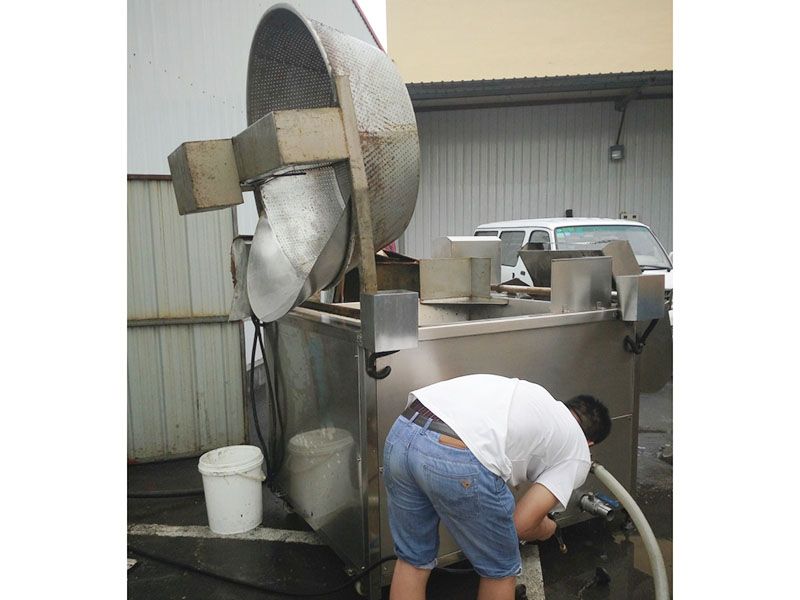全自動(dòng)油炸機(jī) (2)